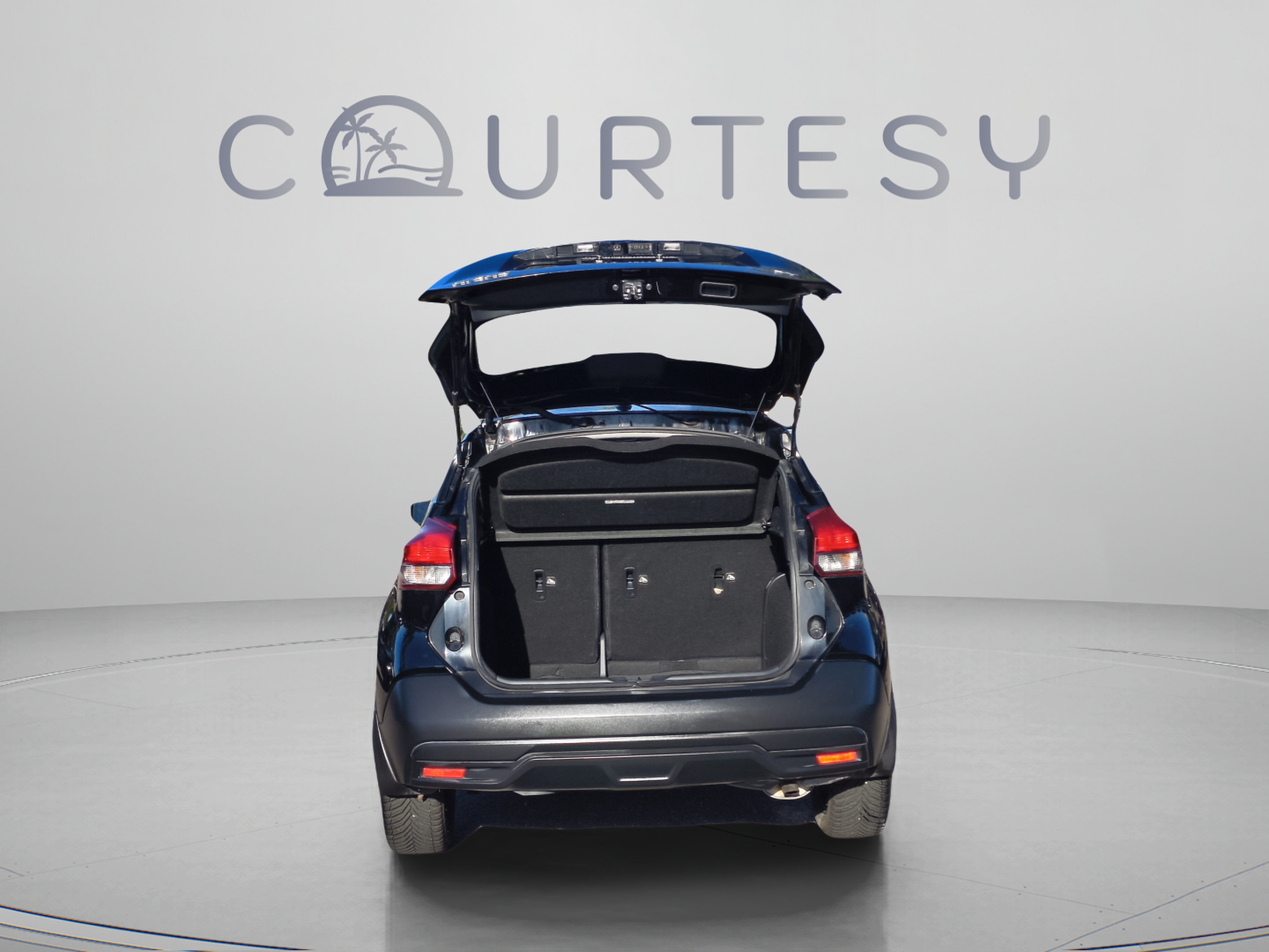Certified 2018 Nissan Kicks SV FWD image 10