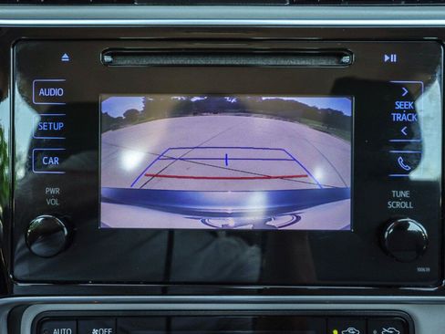 Used 2017 Toyota Corolla LE w/ Carpet Mat Package (TMS) FWD image 7