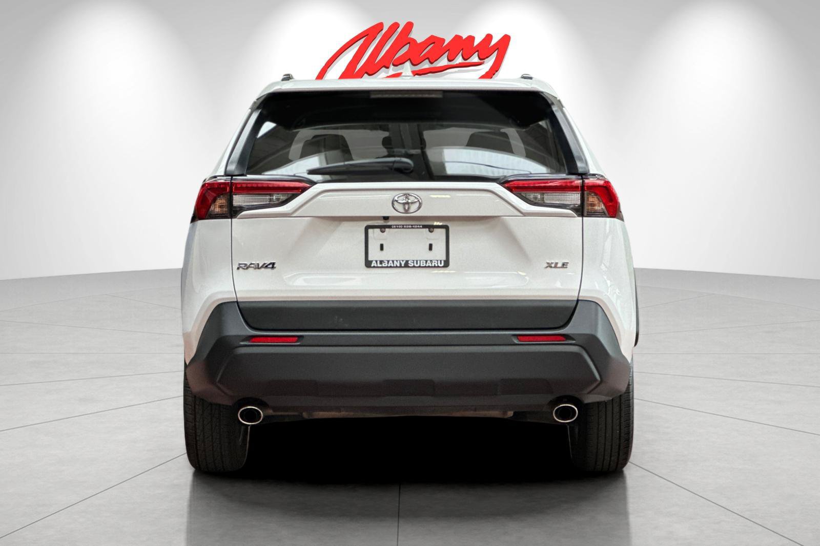 Used 2025 Toyota RAV4 XLE FWD image 5