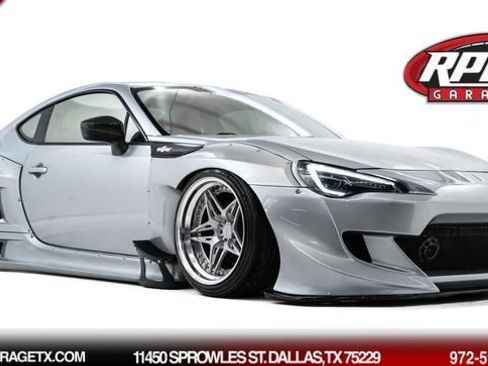 Used 2015 Scion FR-S image 1