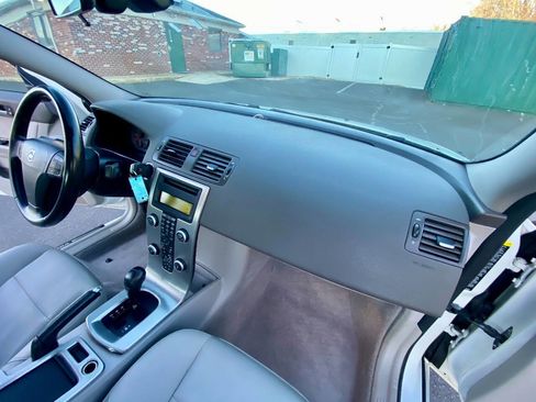 Used 2009 Volvo S40 2.4i image 28