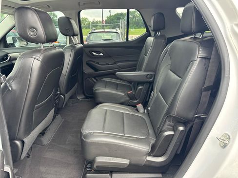 Used 2019 Chevrolet Traverse LT w/ LT Premium Package AWD/4WD image 11