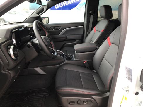 Used 2025 Chevrolet Colorado Z71 w/ Technology Package image 17