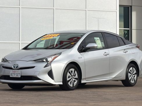 Used 2016 Toyota Prius Three image 8