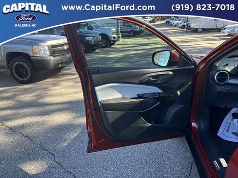 Used 2024 Chevrolet Trax LT image 19