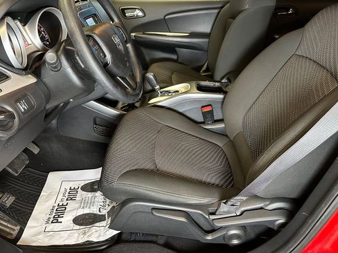 Used 2020 Dodge Journey SE image 20