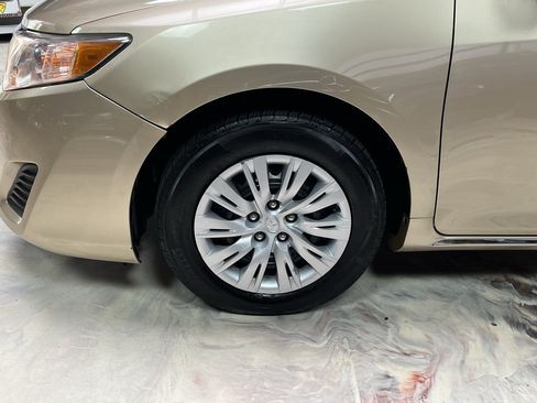 Used 2012 Toyota Camry LE FWD image 26