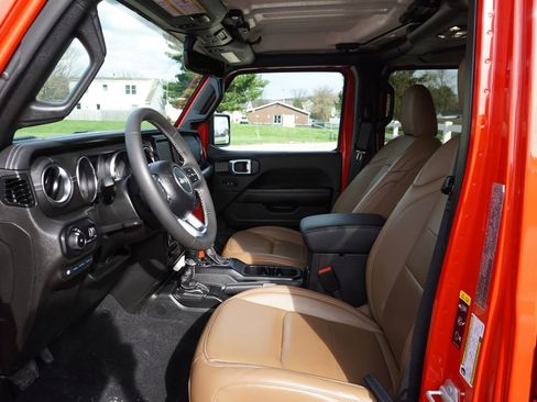Used 2023 Jeep Wrangler Unlimited Sahara image 2