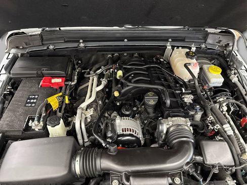 Used 2022 Jeep Wrangler Unlimited Sport image 13