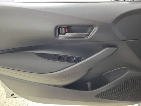 Used 2025 Toyota Corolla LE FWD image 21