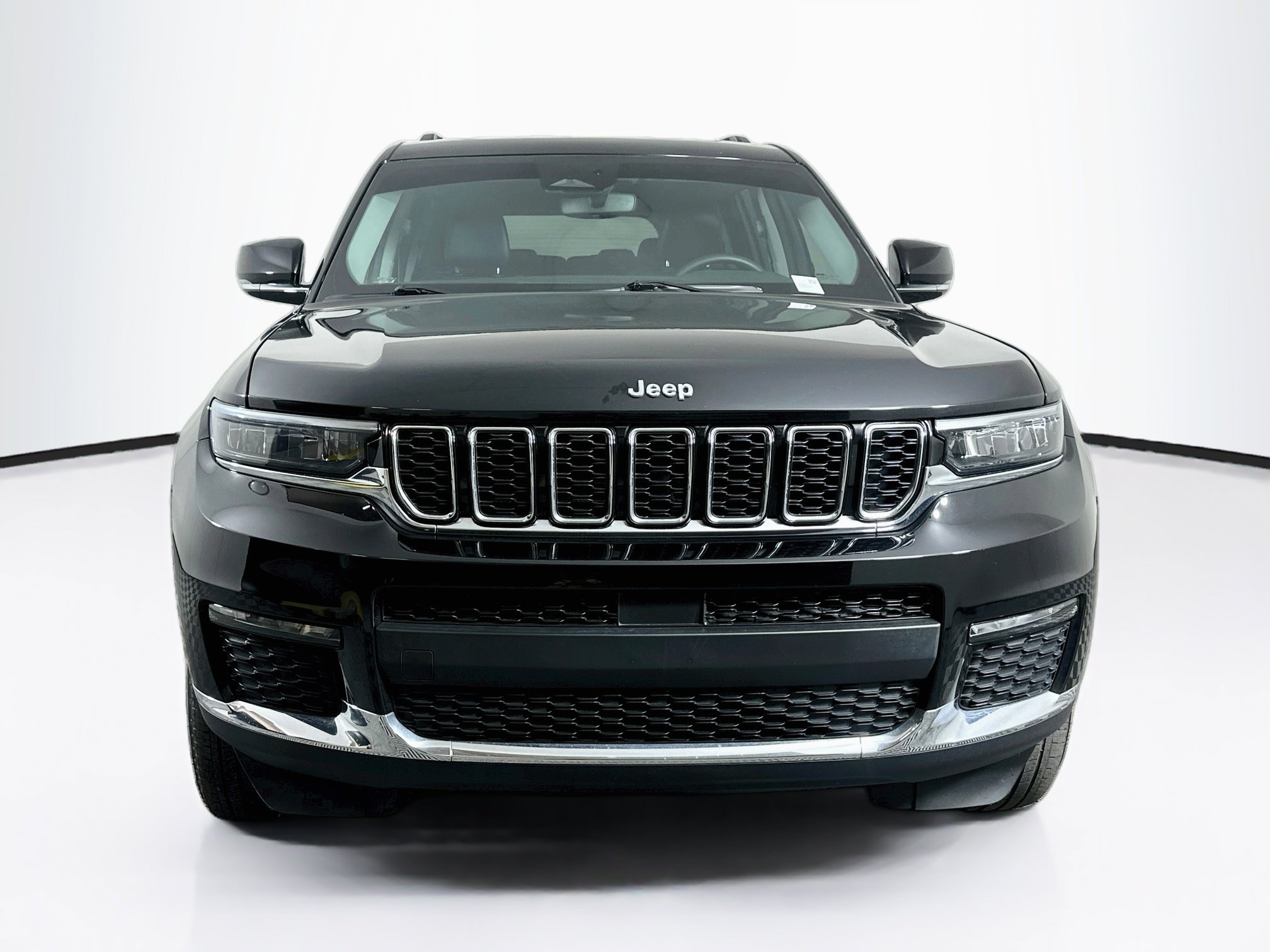 Used 2023 Jeep Grand Cherokee L Limited w/ Trailer Tow Group (B) AWD/4WD image 2