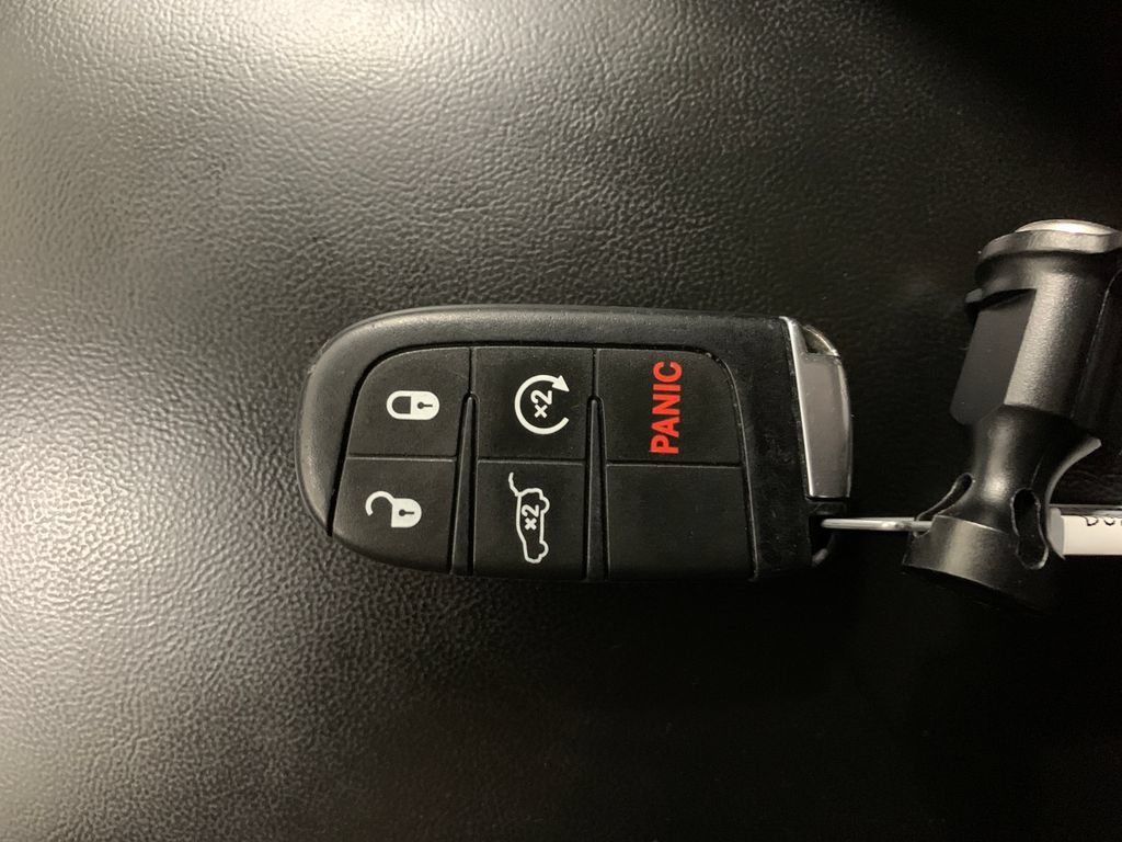 Used 2018 Dodge Durango GT AWD/4WD image 33