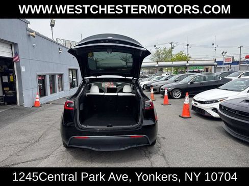 Used 2021 Tesla Model Y Long Range AWD/4WD image 27