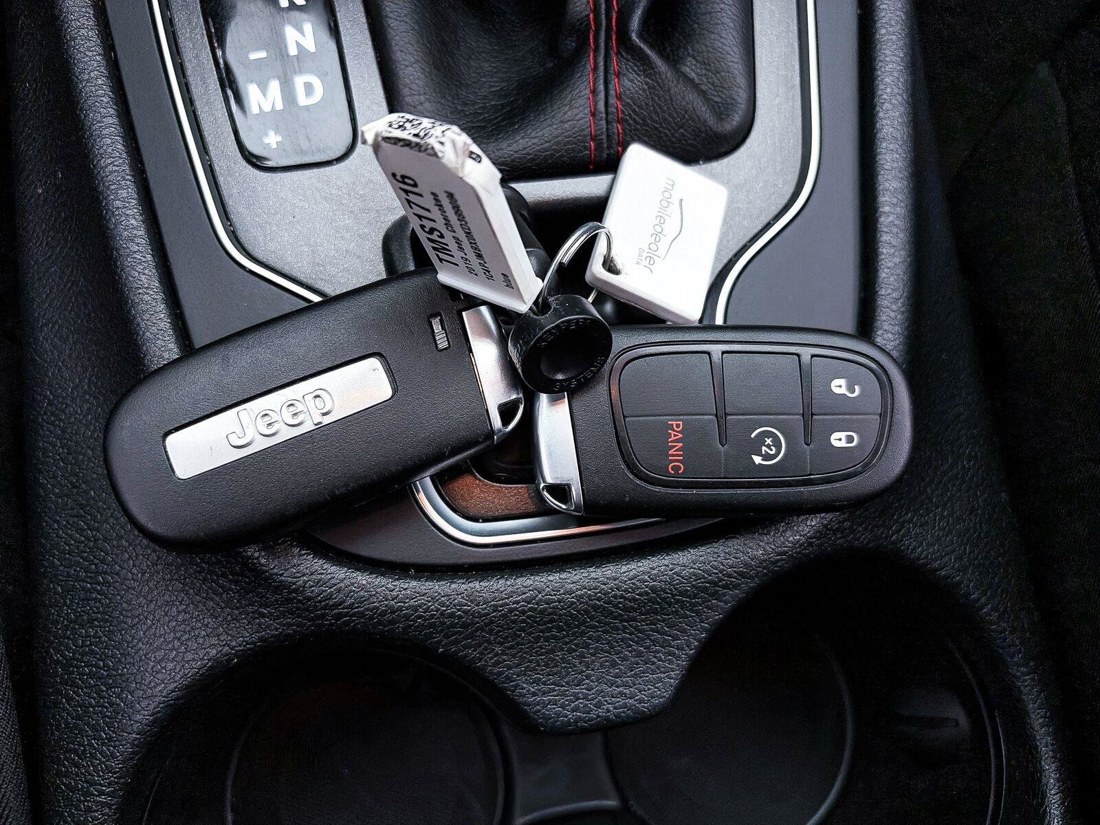Used 2019 Jeep Cherokee Trailhawk w/ Cold Weather Group AWD/4WD image 27