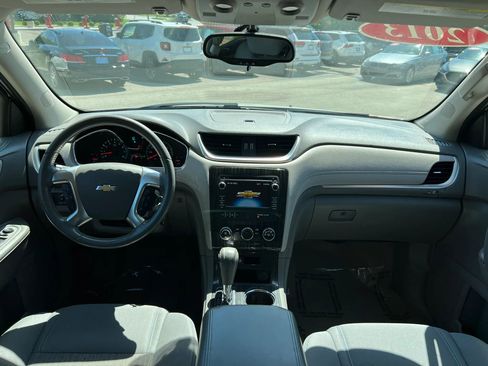Used 2013 Chevrolet Traverse LT FWD image 9