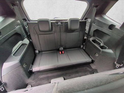 Used 2023 Volkswagen Tiguan SE R-Line FWD image 20