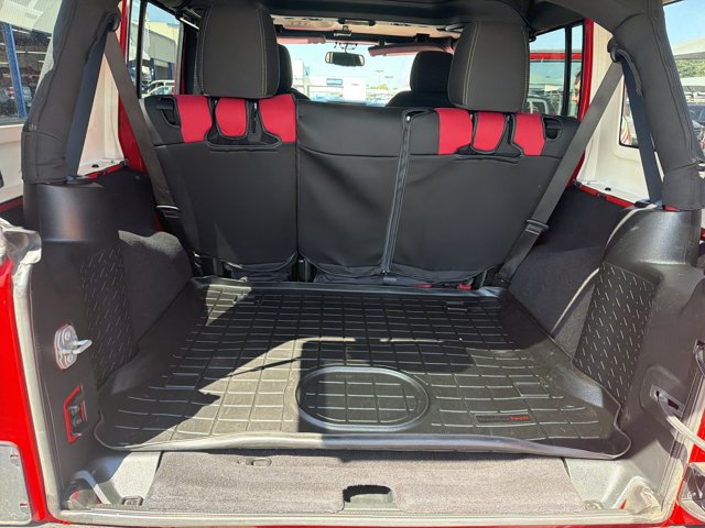 Used 2018 Jeep Wrangler Unlimited Sahara w/ Connectivity Group AWD/4WD image 19