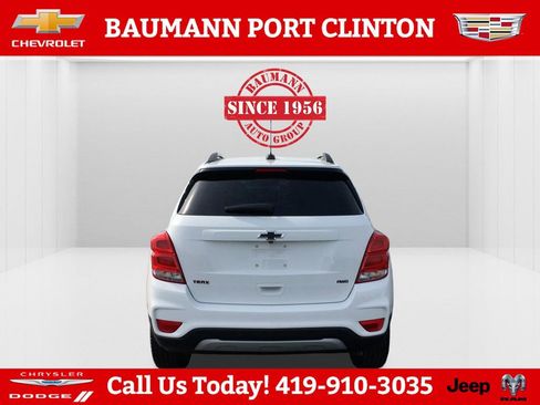 Used 2022 Chevrolet Trax LT w/ Redline Edition image 6