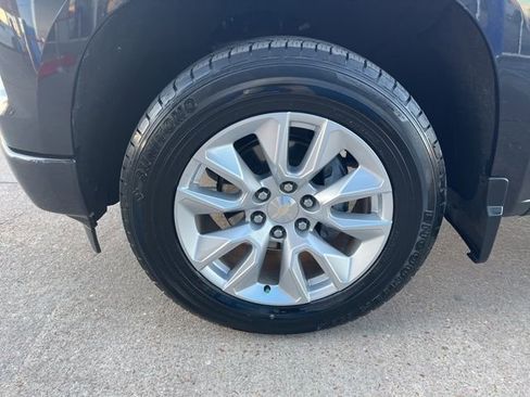 Used 2022 Chevrolet Silverado 1500 Custom image 5
