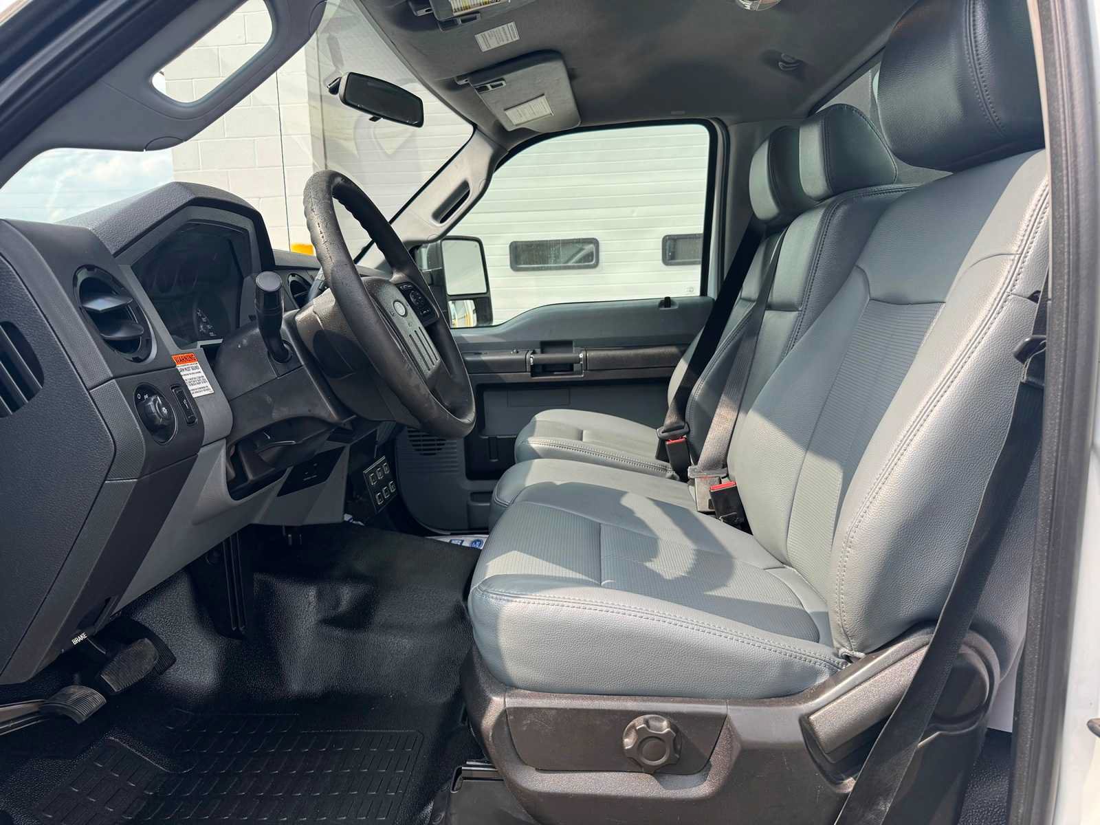 Used 2016 Ford F550 2WD Regular Cab Super Duty image 7