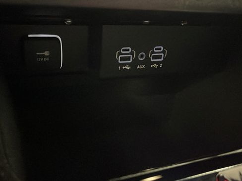 Used 2023 Jeep Wagoneer 4WD image 42