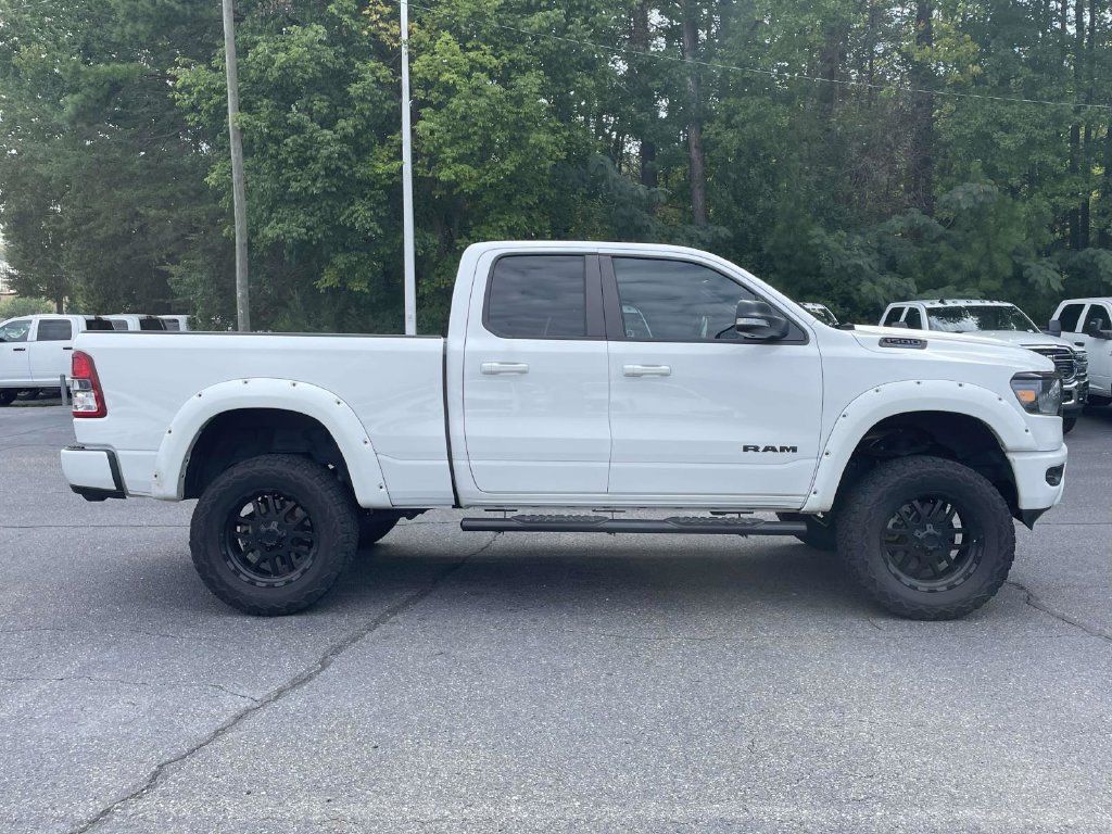 Used 2022 RAM 1500 Big Horn w/ Night Edition AWD/4WD image 9