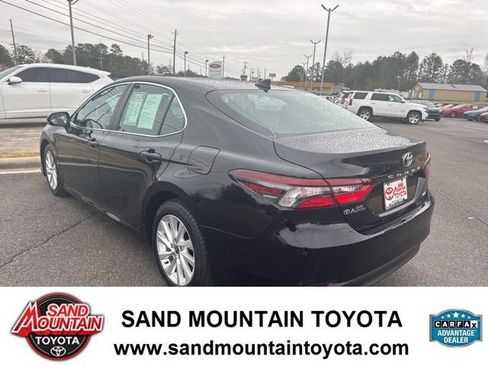 Used 2023 Toyota Camry LE image 5