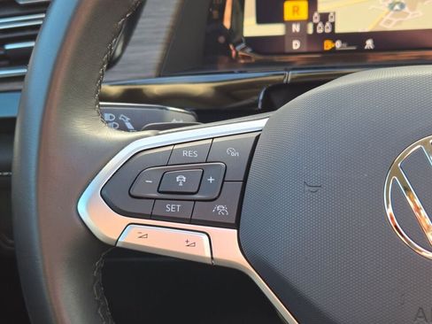 Used 2024 Volkswagen Atlas SEL Premium R-Line image 27