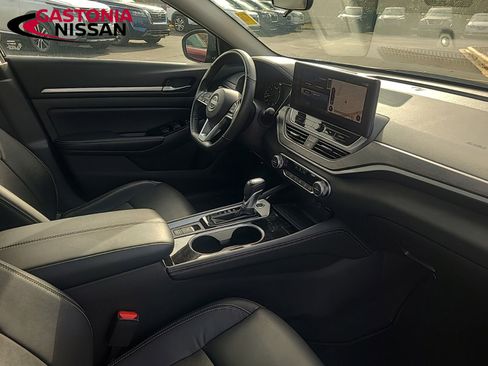 Used 2024 Nissan Altima 2.5 SL image 11