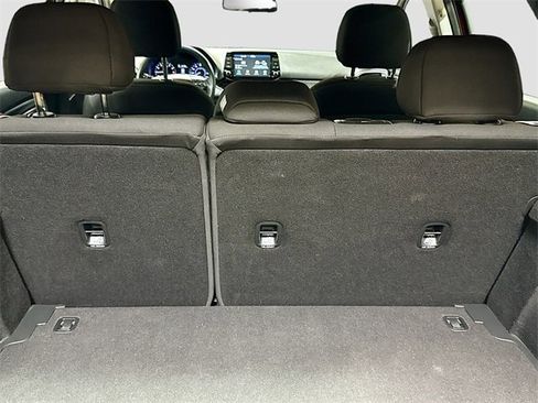 Used 2018 Hyundai Elantra GT image 25