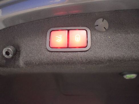 Used 2021 Mercedes-Benz C 300 4MATIC Sedan w/ Driver Assistance Package image 16