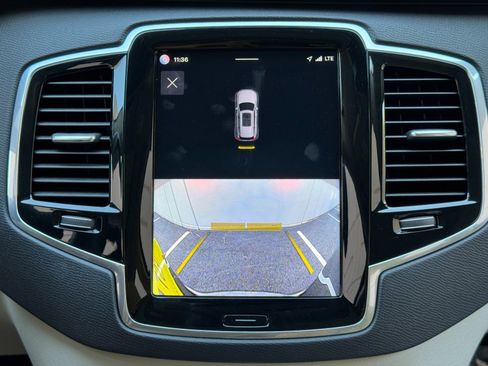 Used 2023 Volvo XC90 B6 Plus image 26