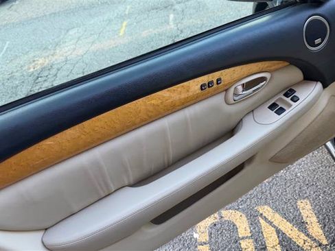 Used 2003 Lexus SC 430 Convertible RWD image 19