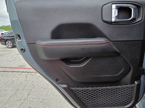 Used 2024 Jeep Wrangler Unlimited Rubicon w/ Technology Group image 11