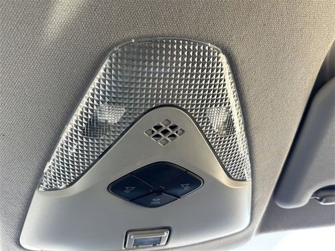 Used 2020 Toyota C-HR LE image 27