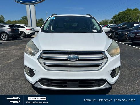 Used 2018 Ford Escape SE w/ Ford Safe & Smart Package AWD/4WD image 3