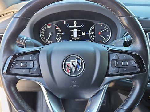 Used 2024 Buick Enclave Premium image 18