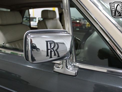 Used 1990 Rolls-Royce Silver Spur image 14