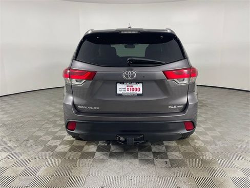 Used 2018 Toyota Highlander XLE image 25