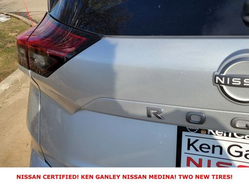 Certified 2025 Nissan Rogue SV image 16