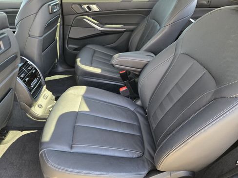 Used 2020 BMW X7 xDrive40i w/ Premium Package image 37