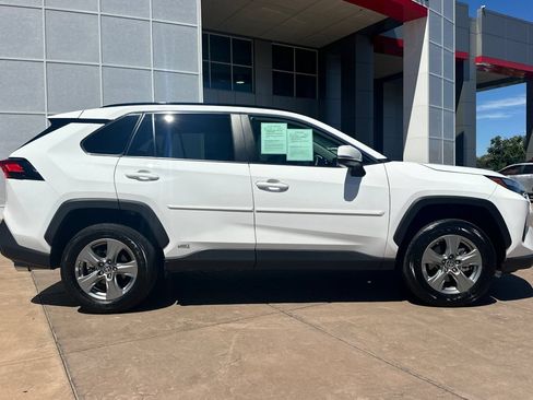 Used 2024 Toyota RAV4 LE AWD/4WD image 3