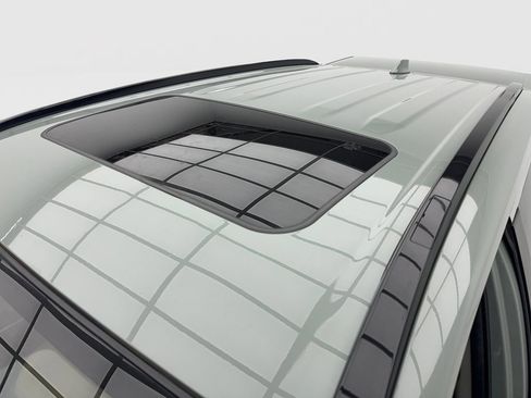 Used 2020 Toyota RAV4 XLE Premium image 13