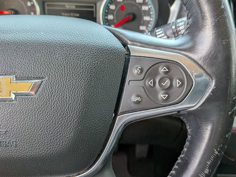 Used 2018 Chevrolet Traverse LT FWD image 19
