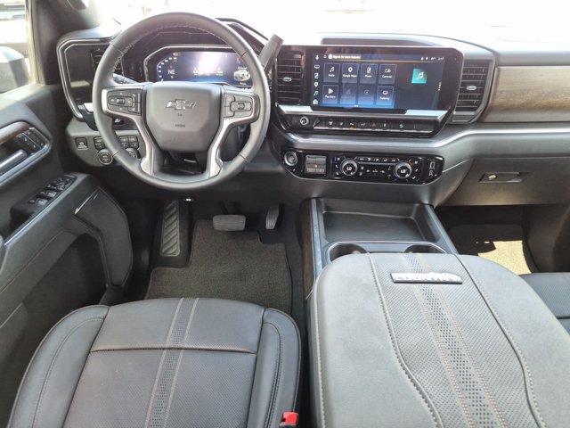 Used 2025 Chevrolet Silverado 2500 High Country w/ High Country Premium Package AWD/4WD image 15