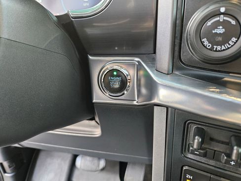 Used 2022 Ford F150 Lariat w/ Equipment Group 502A High AWD/4WD image 23