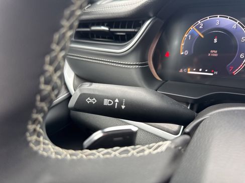 Certified 2024 Jeep Grand Cherokee L Limited w/ Luxury Tech Group II image 17