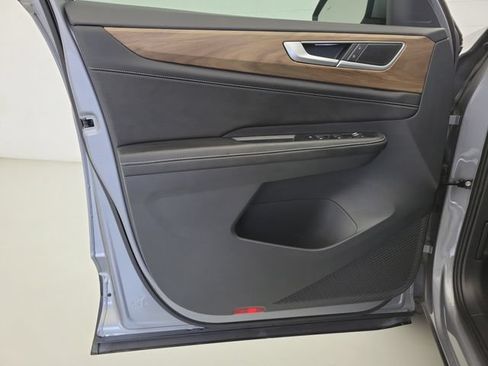 Used 2026 Volkswagen Atlas SE FWD image 19