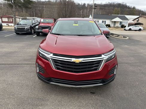 Used 2023 Chevrolet Equinox LT image 3