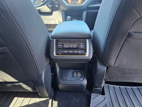 Used 2023 Subaru Ascent Premium w/ Convenience Package AWD/4WD image 21